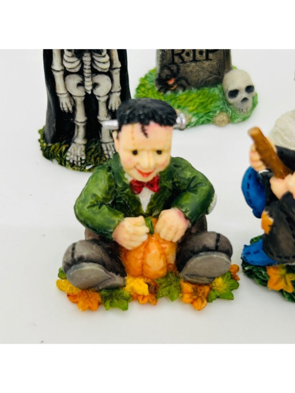 Vintage Enesco Miniature Halloween Figurine Witch Frankenstein Skeleton Mummy - Picture 4 of 16
